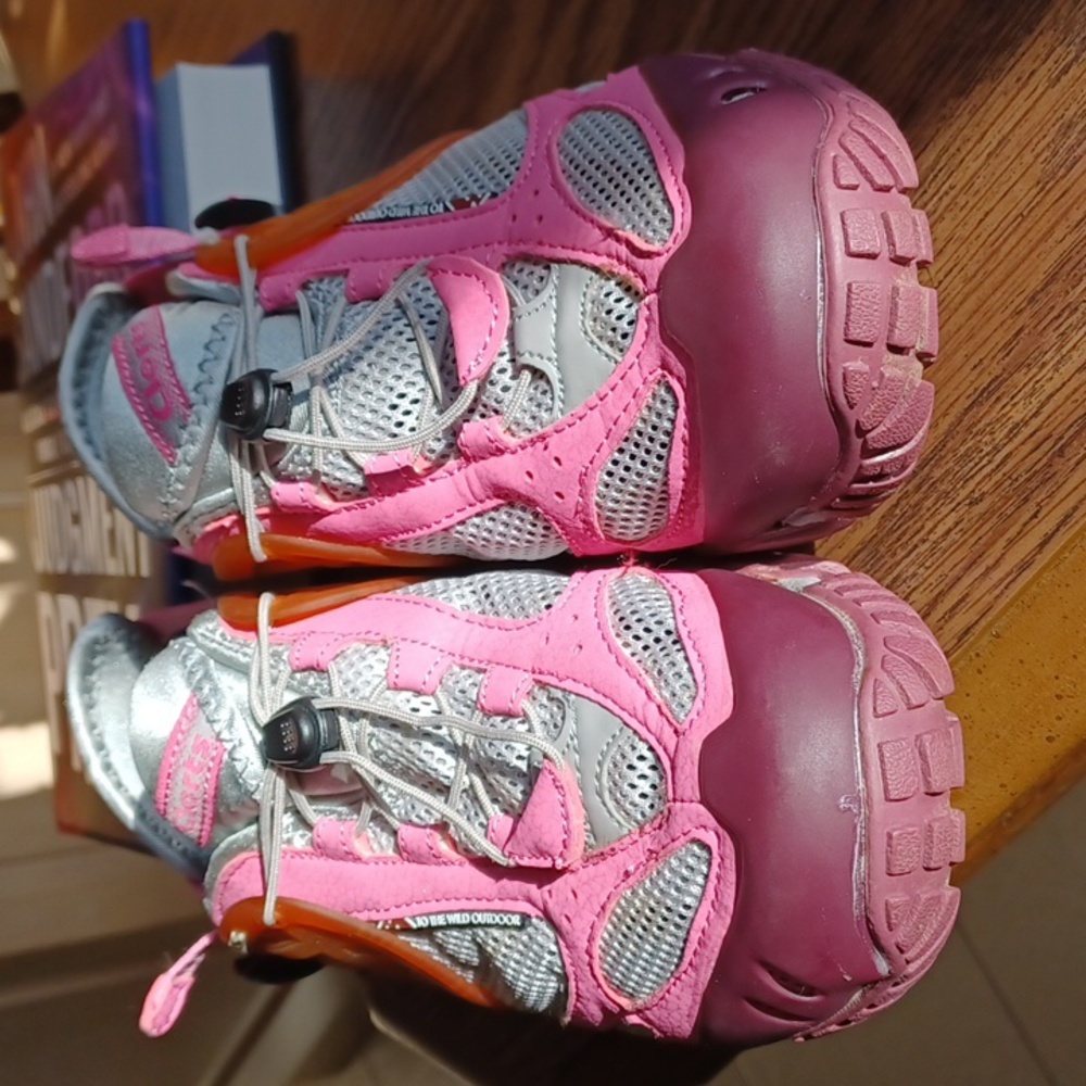 Clorts Sneakers for Swimming, 7.5, pink, gray, Burgundy & orange